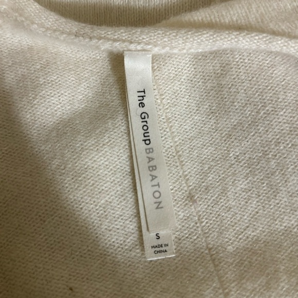 The Group by Babaton Luxe Cashmere Cardigan Cream Size Small Quiet luxury cozy - Picture 6 of 7